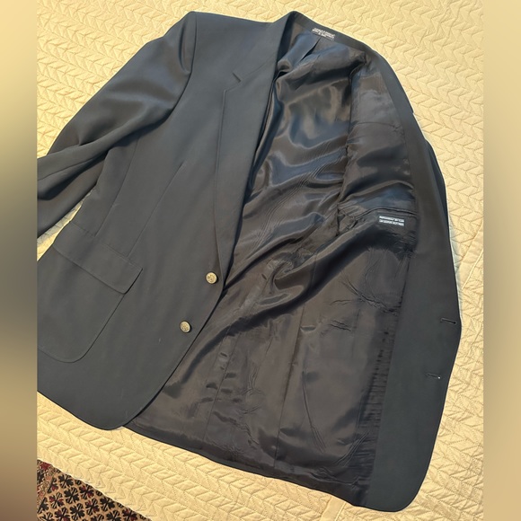 EUC Towncraft Men’s black blazer with gold buttons. - Picture 8 of 12